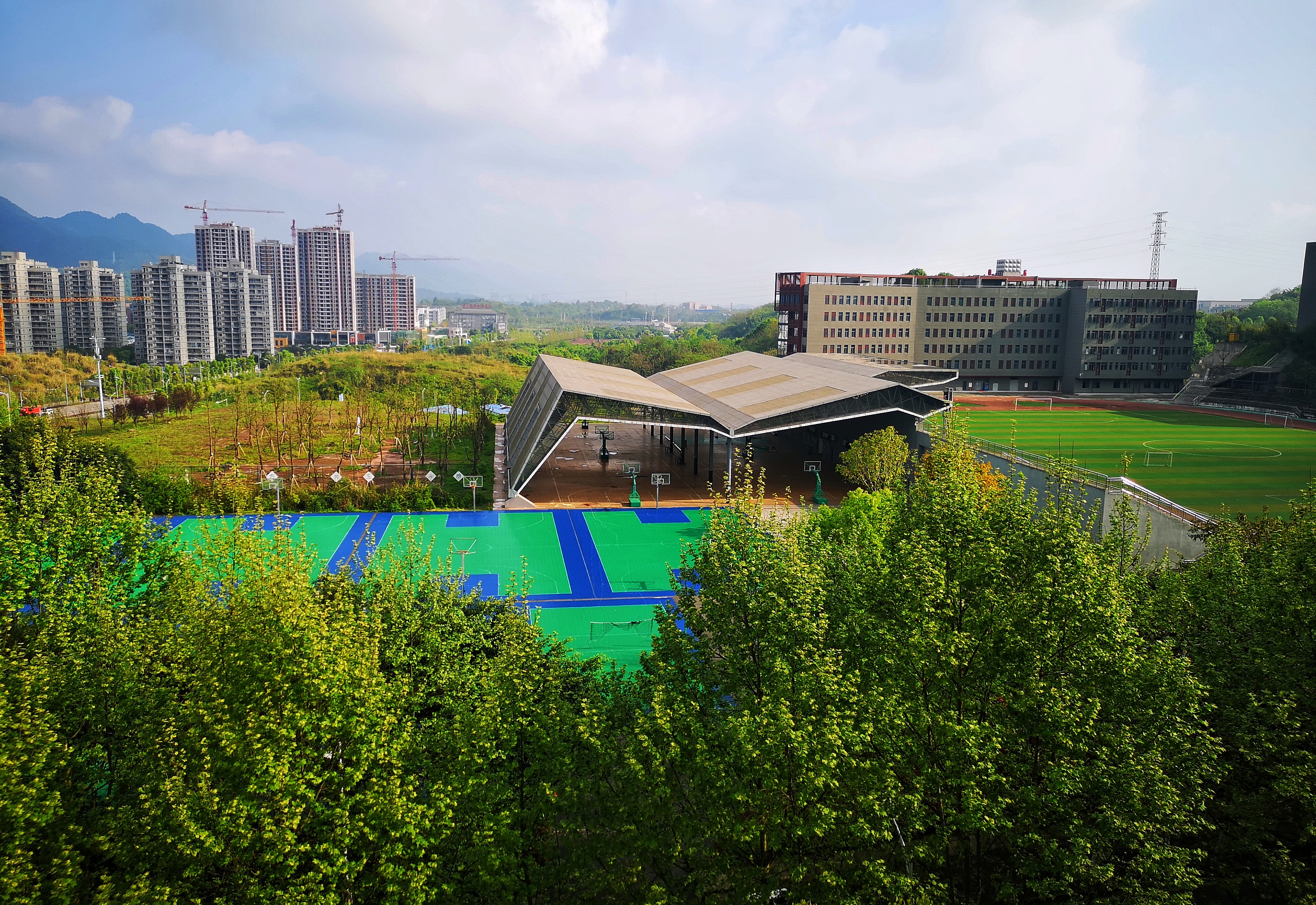 校园春光-重庆医药高等专科学校